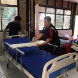 มูลนิธิฯ รับมอบสิ่งของจาก คุณพงษ์ พิพัฒวงศ์เจริญ และครอบครัว Image 3