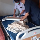 มูลนิธิฯ รับมอบสิ่งของจาก คุณครูเนตร แซ่ลี่ และครอบครัว Image 2