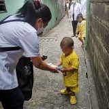 มูลนิธิฯ ประสานศูนย์บริการสาธารณสุข 2 เพื่อส่งมอบถุงยังชีพให ... Image 1