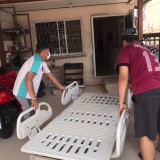 มูลนิธิฯ รับมอบสิ่งของจาก ดร.พรรณนภา -​ คุณไพสิฐ เหราบัตย์ แ ... Image 2